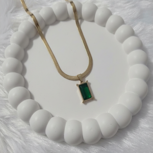 Green Stone Pendant Necklace
